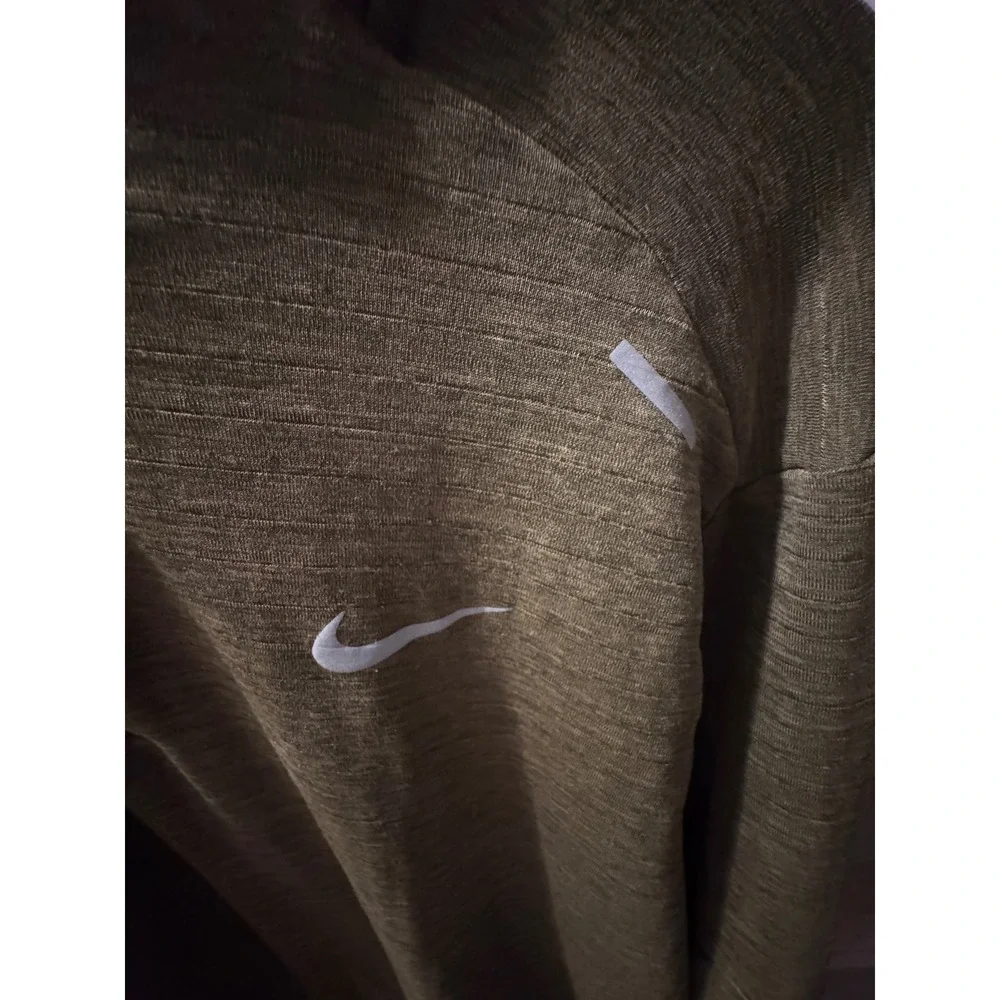 Nike Men's Olive Green Dri‎ FIT Quarter Zip Long Sleeve Athletic Pullover Shirt
